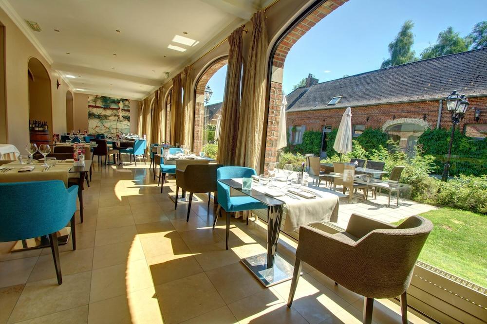 Chateau Hotel 3*