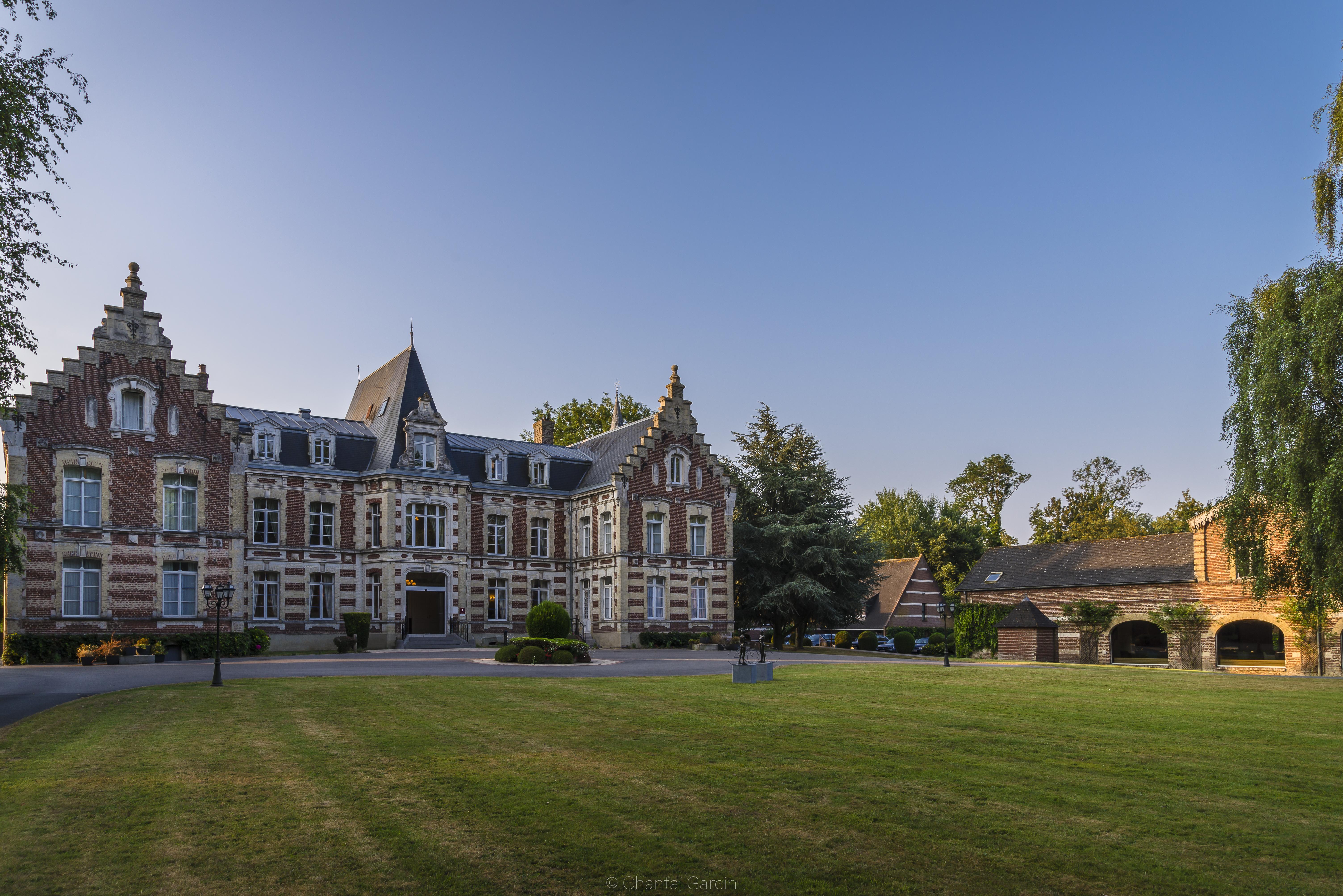 Chateau Hotel 3*